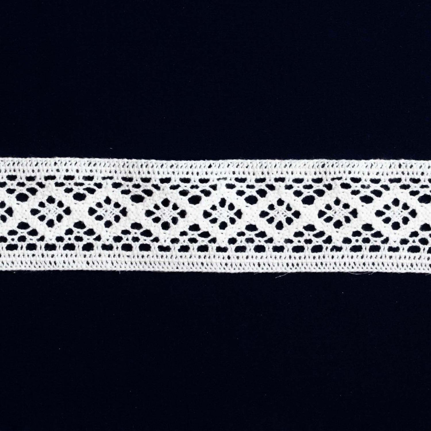 Cluny Insertion 615 White