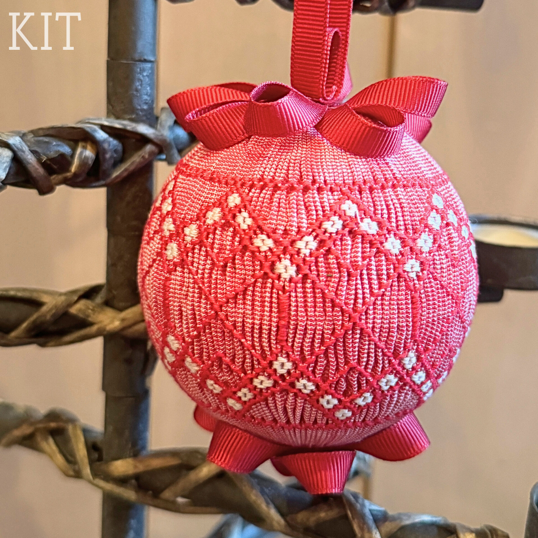 Smocked Ornament Sweet William Kit