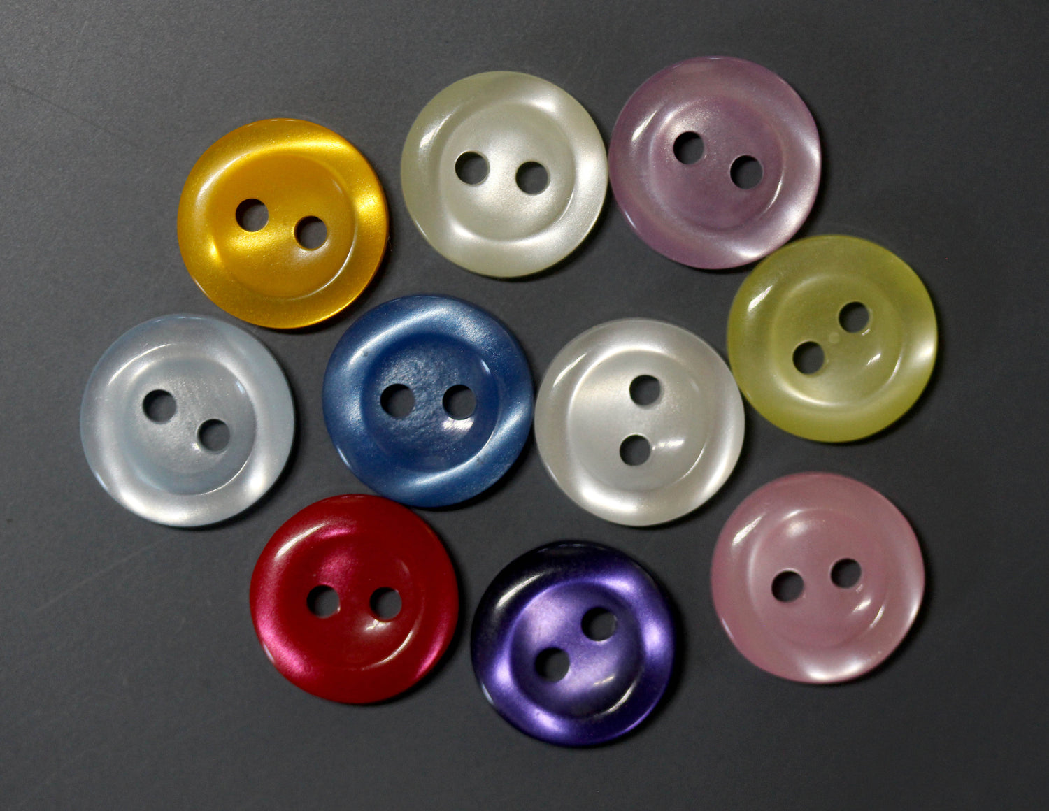 Rimmed Plastic Button - Multiple Colors