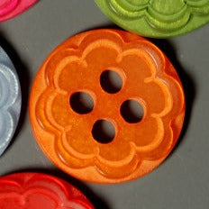 Scalloped Flower Plastic Button